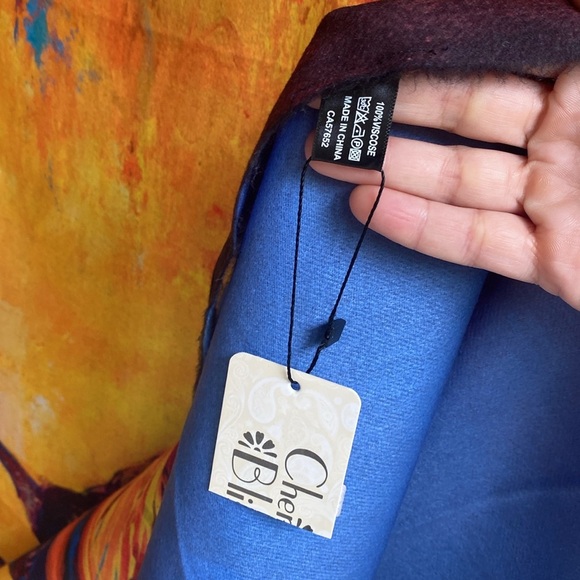 🤍 NWT Oil Painting Scarf - Picture 4 of 5